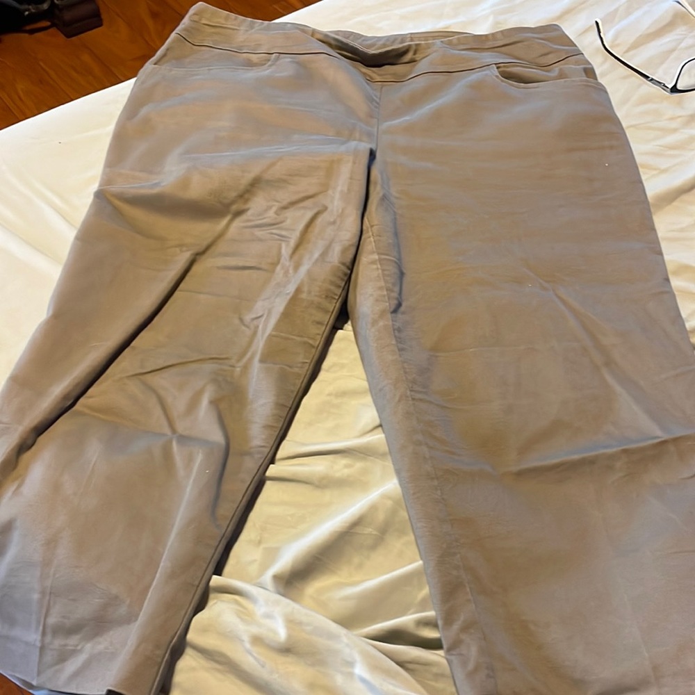 Light green capris